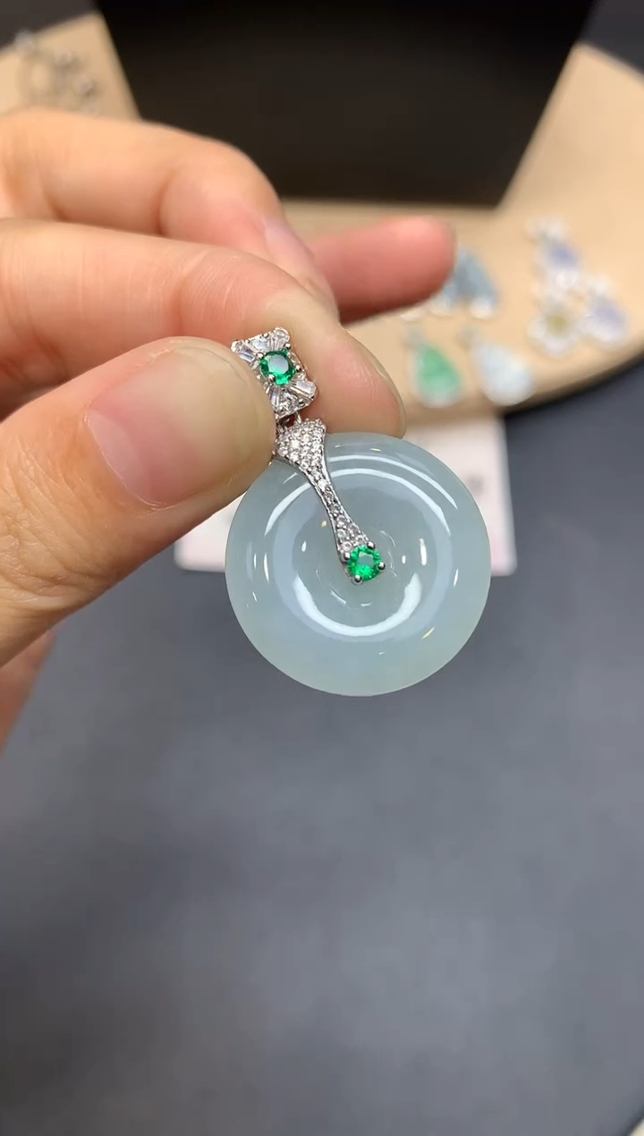 【闪购商品】翡翠吊坠(不含链)银S925镶嵌平安扣【多样性发其一】
