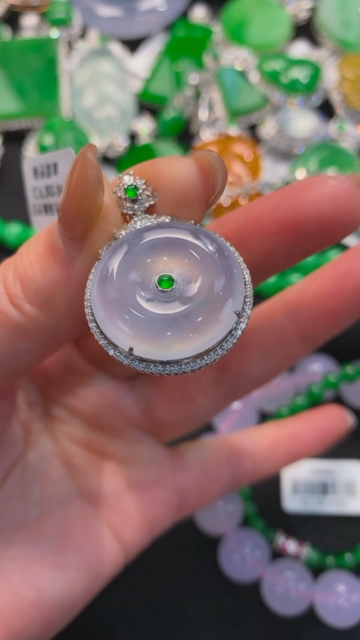 【闪购商品】翡翠颈饰未镶嵌扣子