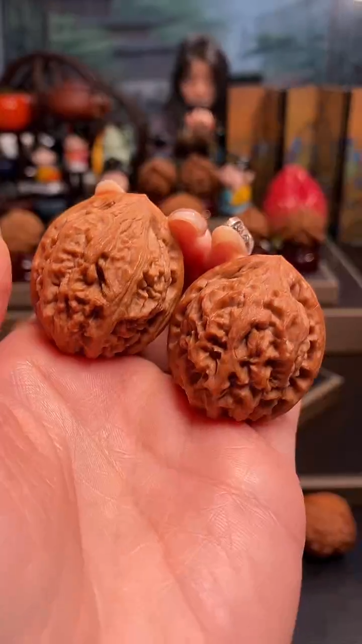 【闪购商品】文玩核桃把件H 790龙墩34尺