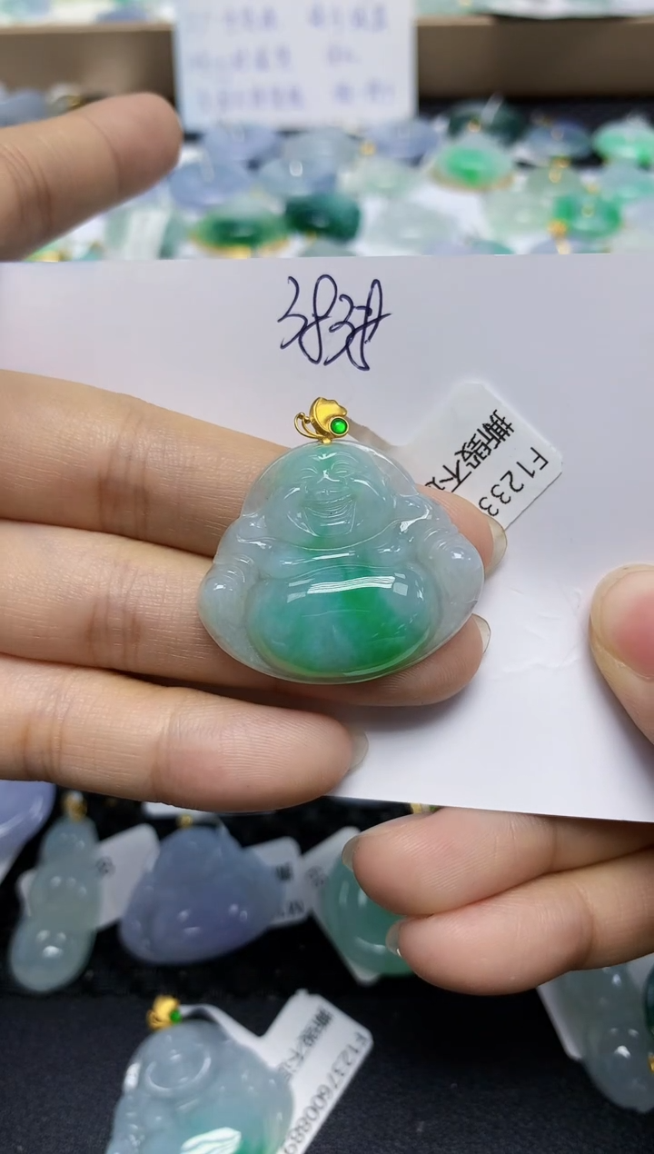 翡翠18K金镶嵌颈饰天然缅甸翡翠A货