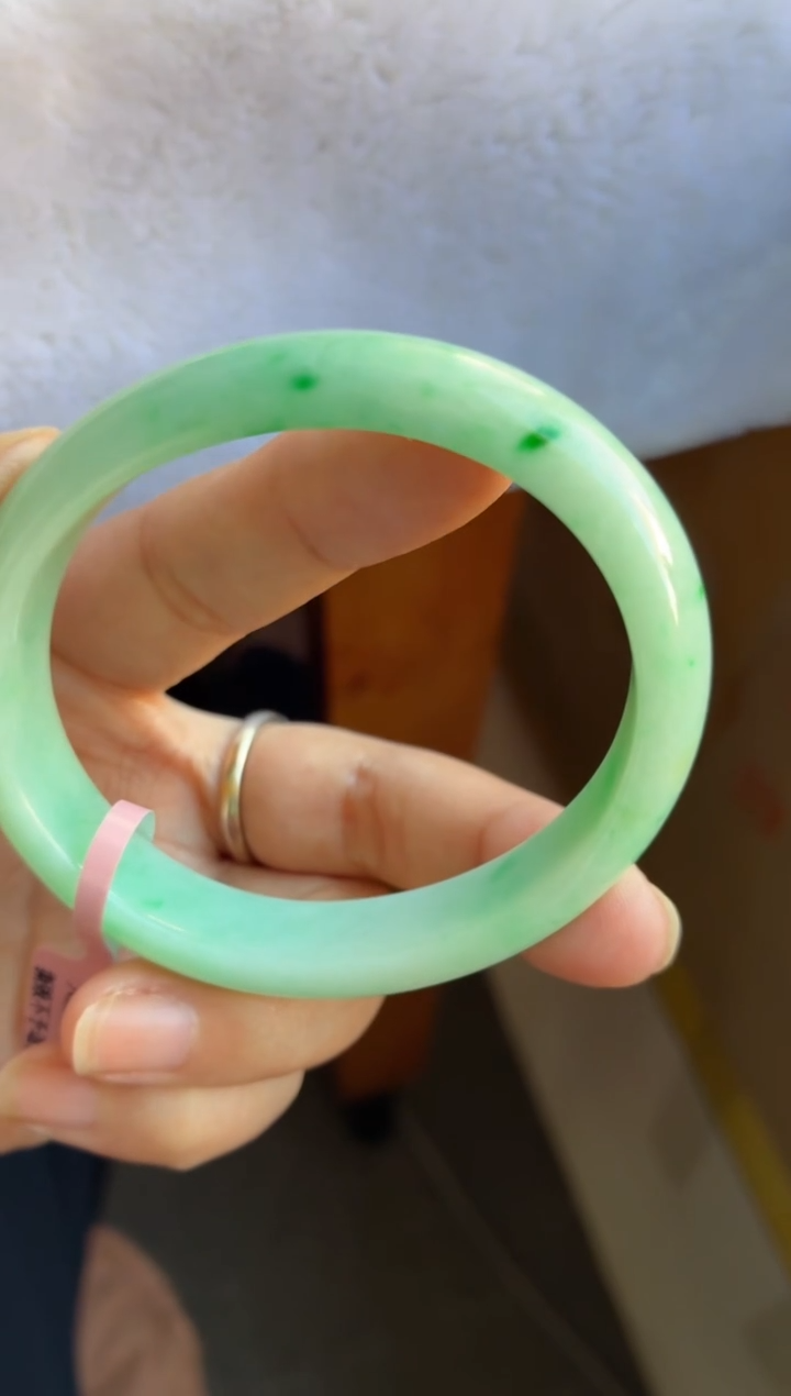 未镶嵌手镯翡翠（高货血漏）老糯果绿飘正阳翠贵妃18号