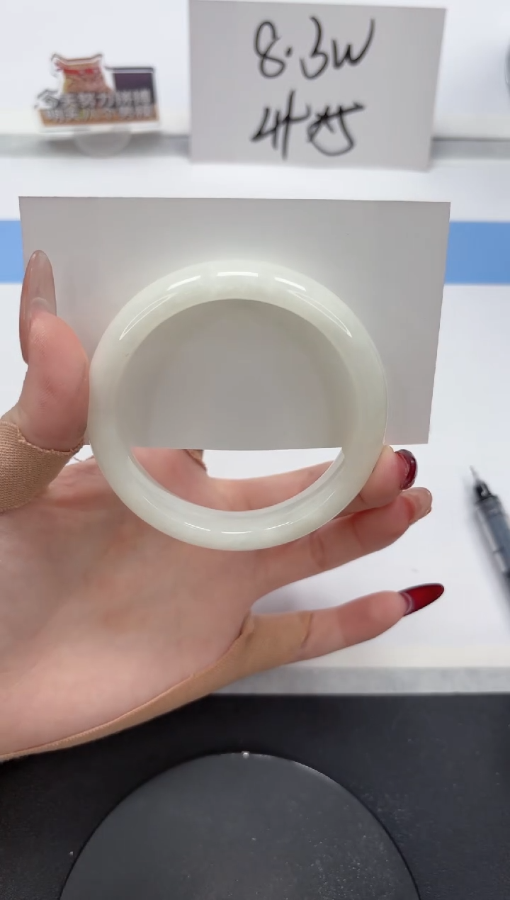 【闪购商品】和田玉手镯未镶嵌A178-56.8