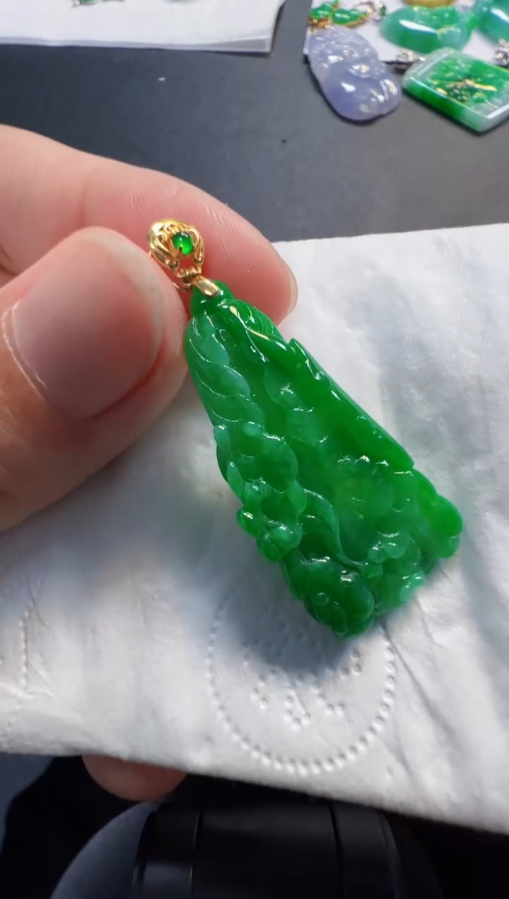 吊坠(不含链)18K金镶嵌翡翠268