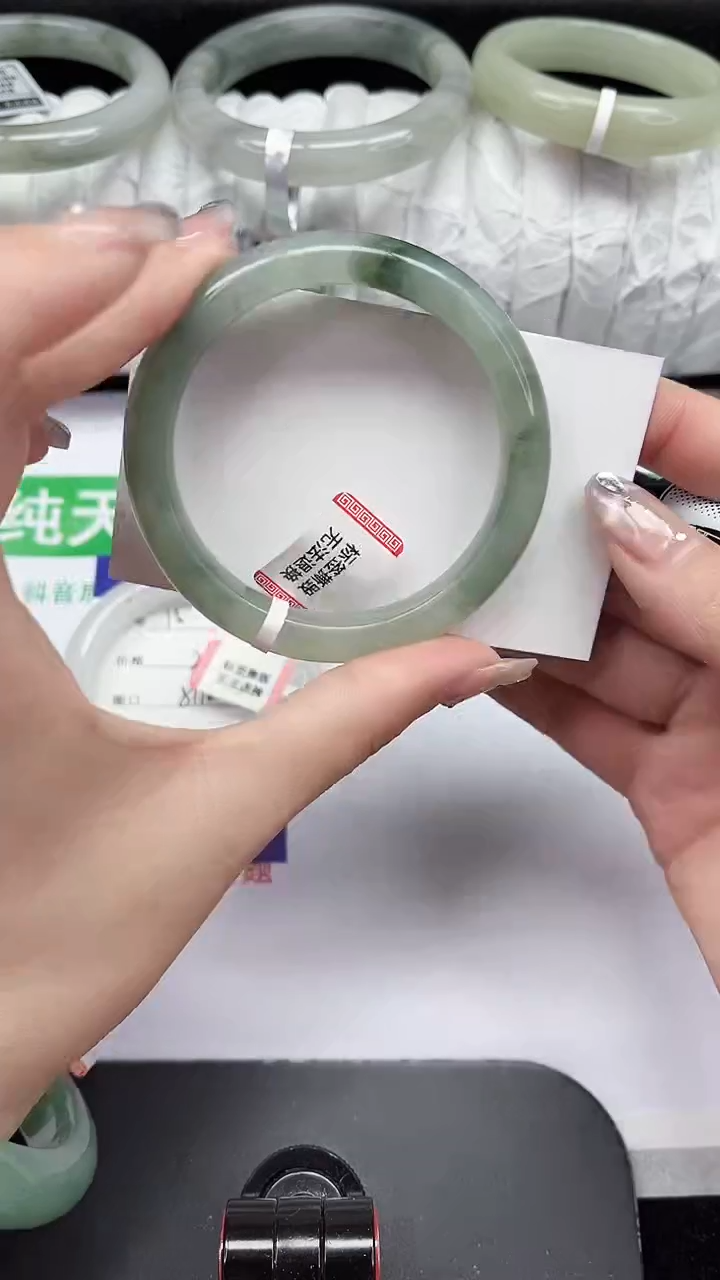 未镶嵌手镯石英质玉17-54/55