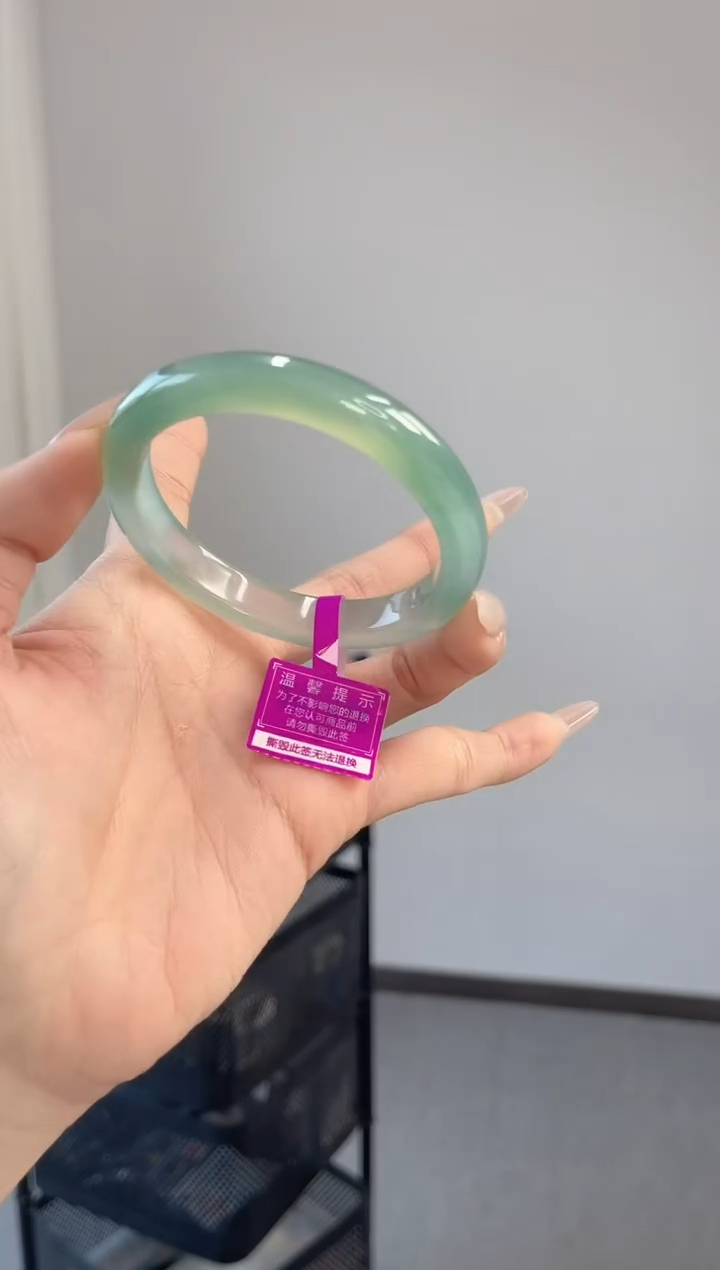 【闪购商品】玛瑙/玉髓手镯未镶嵌55-56圈