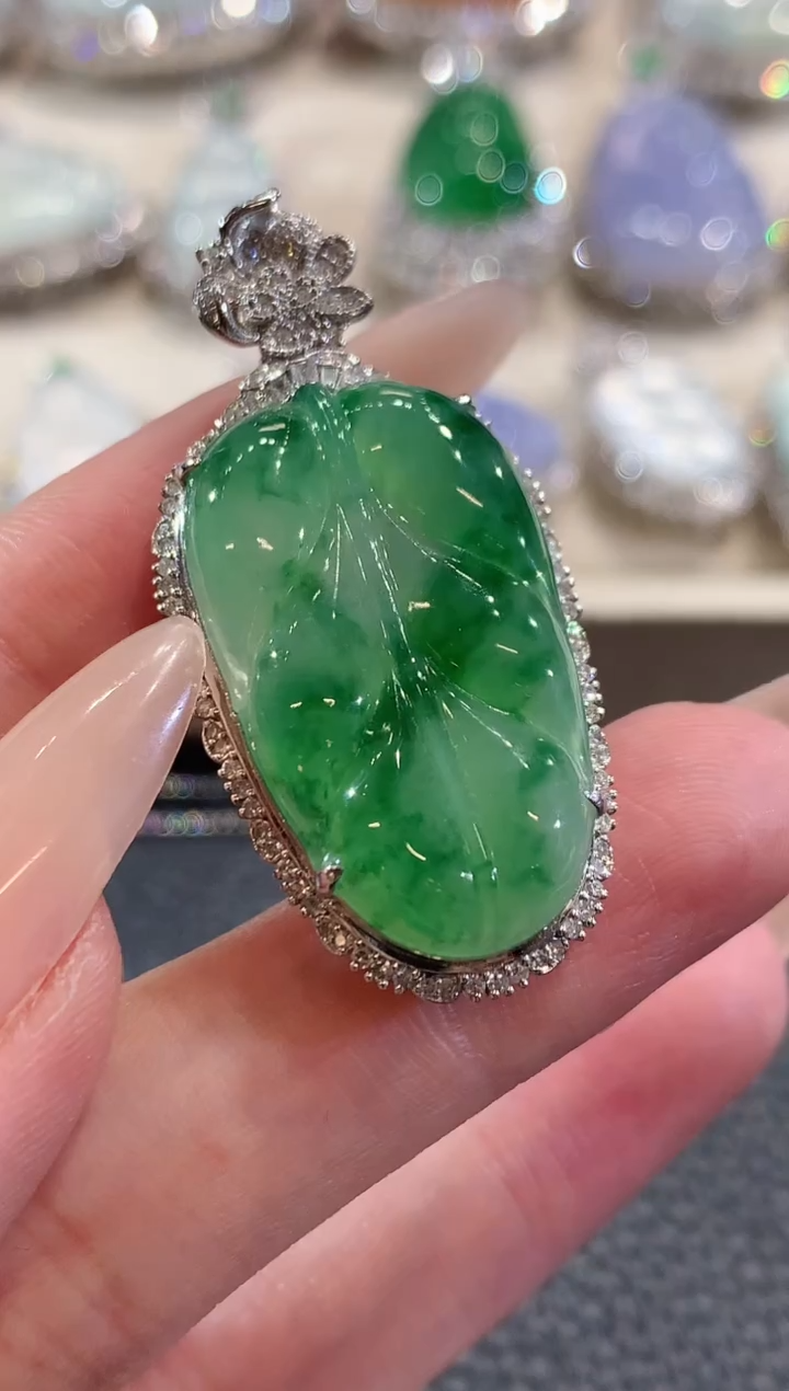 吊坠(不含链)18K金镶嵌翡翠C38