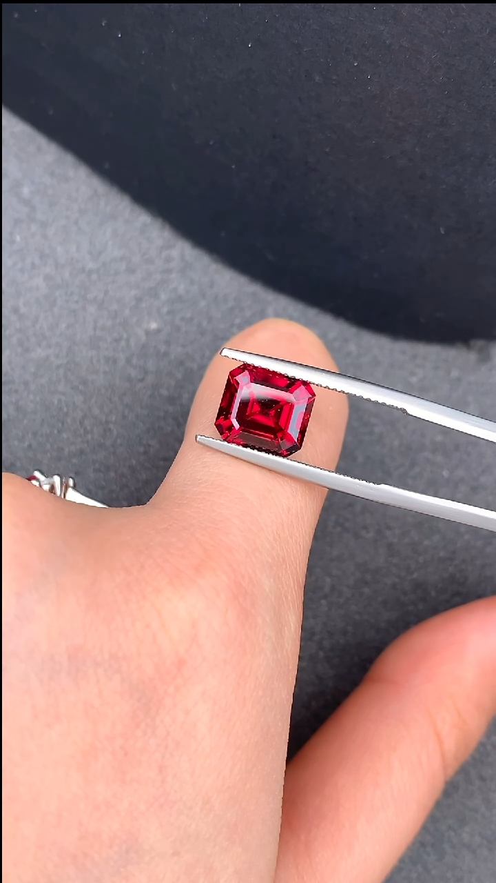 【闪购商品】石榴石无未镶嵌5.43克拉