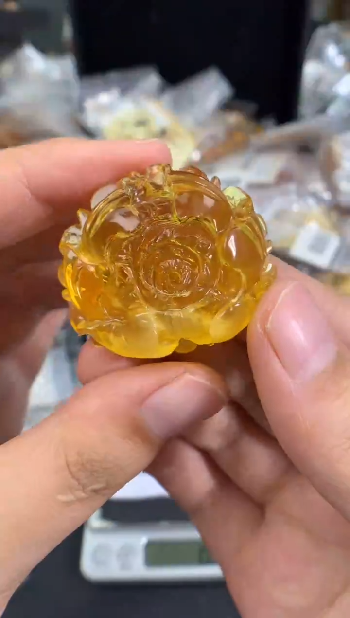 蜜蜡未镶嵌珠宝奇石1
