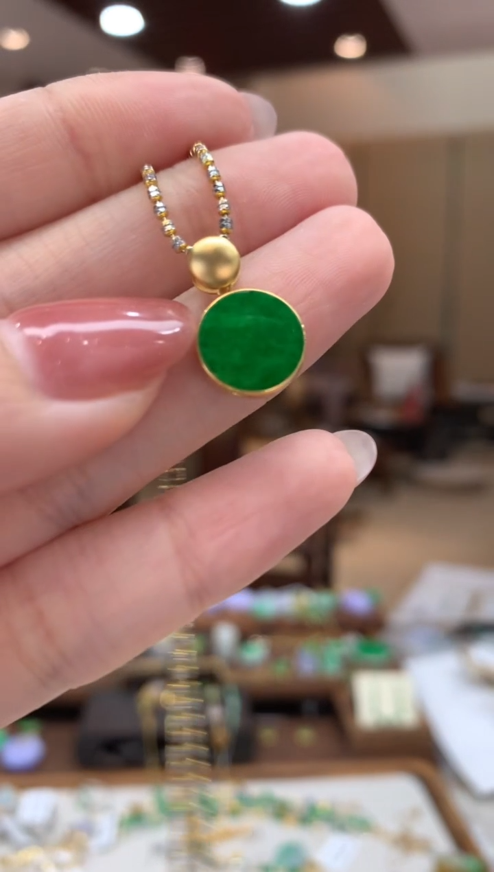 翡翠18K金镶嵌吊坠(不含链)圆牌