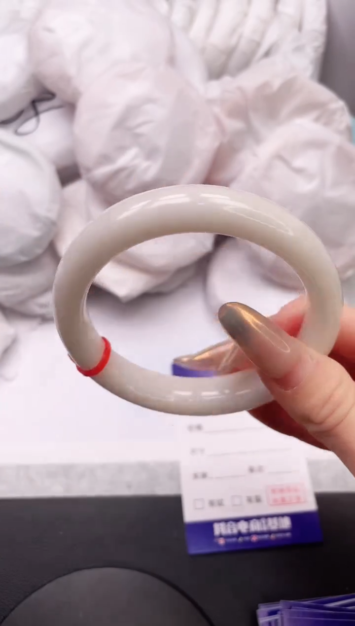 【闪购商品】和田玉手镯未镶嵌20K351-63