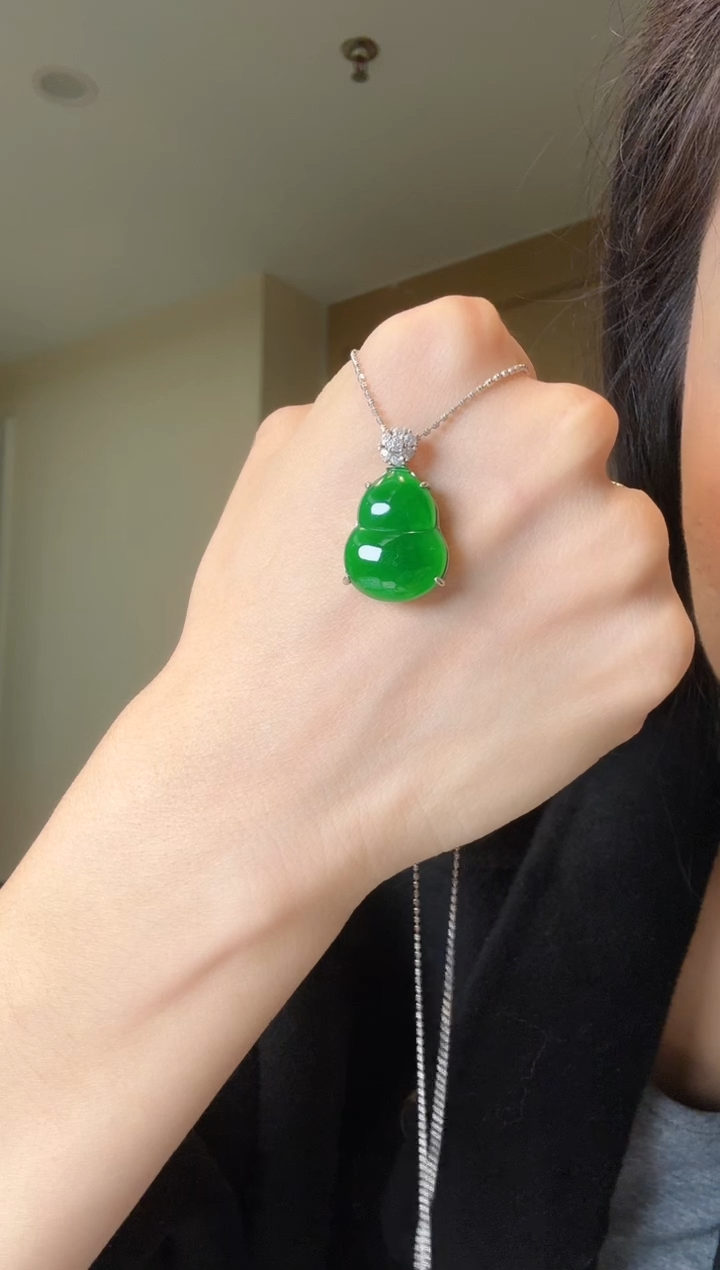 【闪购商品】翡翠吊坠(不含链)银S925镶嵌天然翡翠吊坠