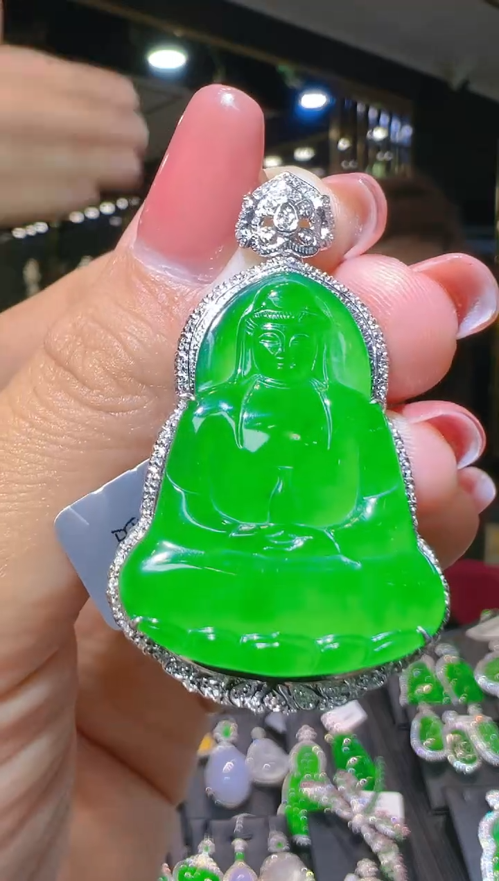 【闪购商品】翡翠吊坠(赠链)18K金镶嵌046