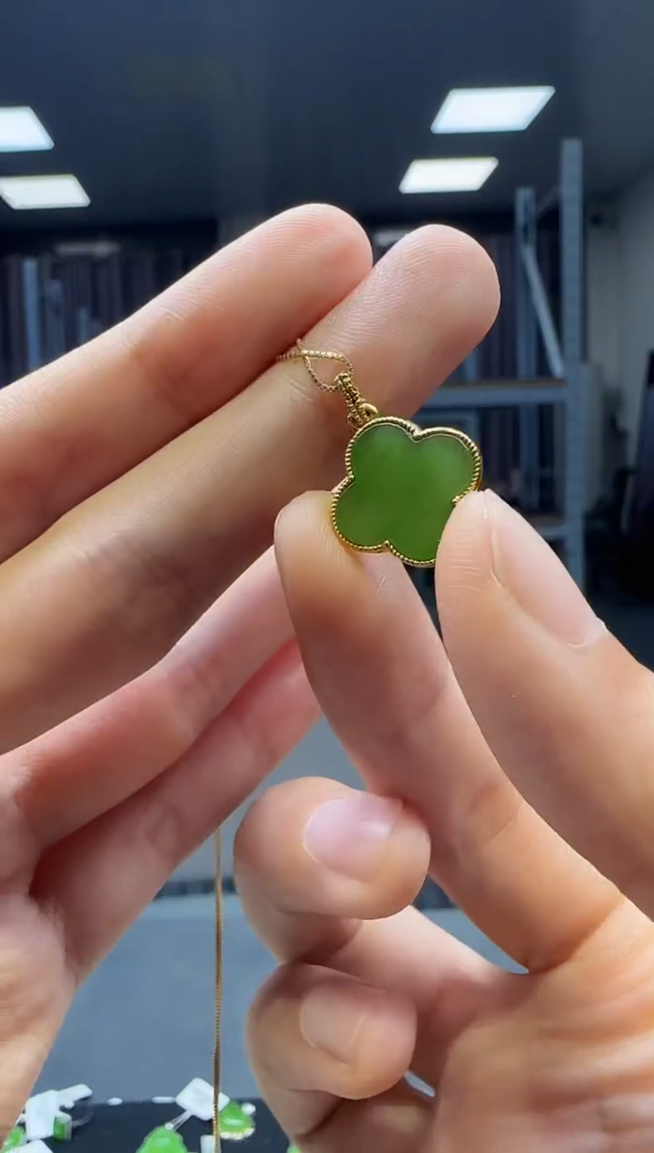 和田玉18K金镶嵌挂件 不含链