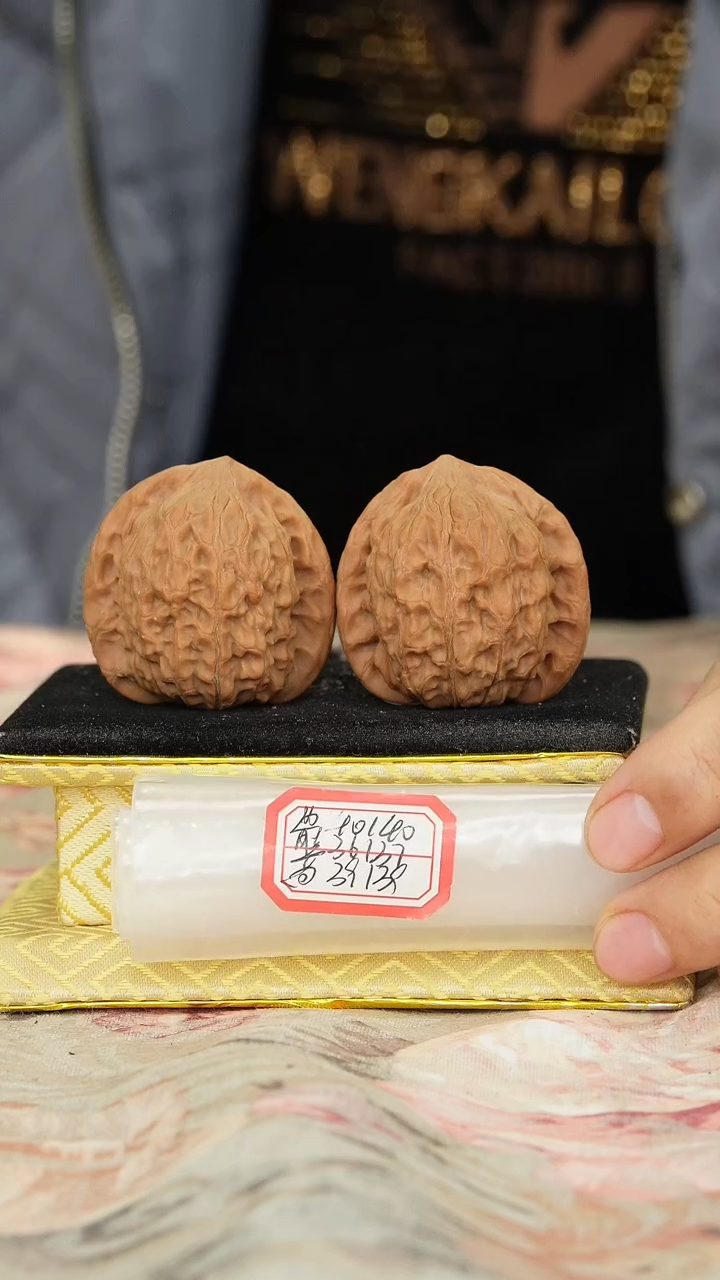 【闪购商品】文玩核桃把件非嫁接将军帽