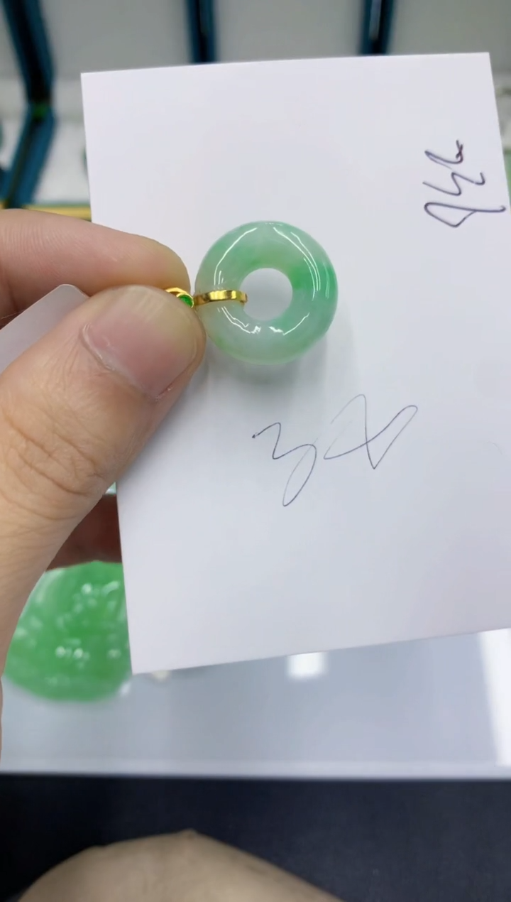 颈饰未镶嵌翡翠翡翠