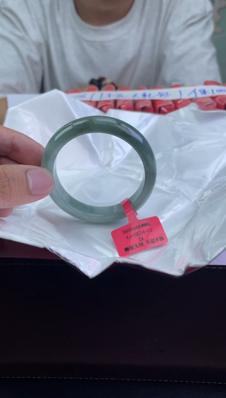翡翠手镯未镶嵌3翡翠手镯（微瑕）