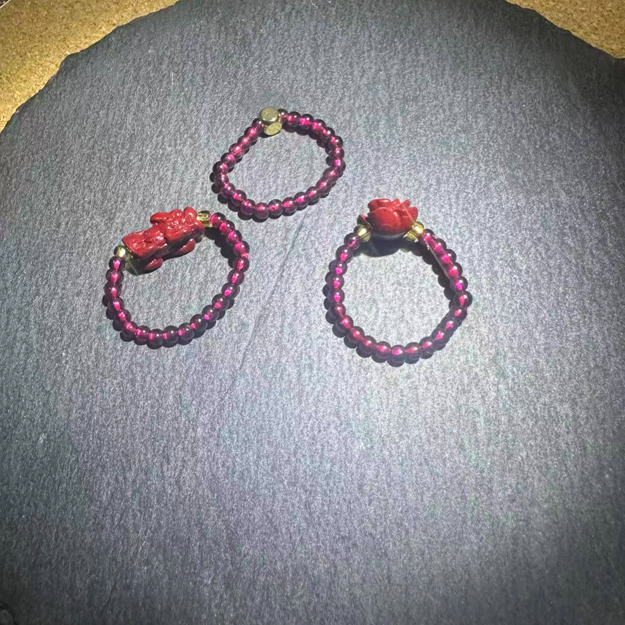 紫牙乌石榴石多样性设计的精致小巧石榴石戒圈气质时尚轻奢