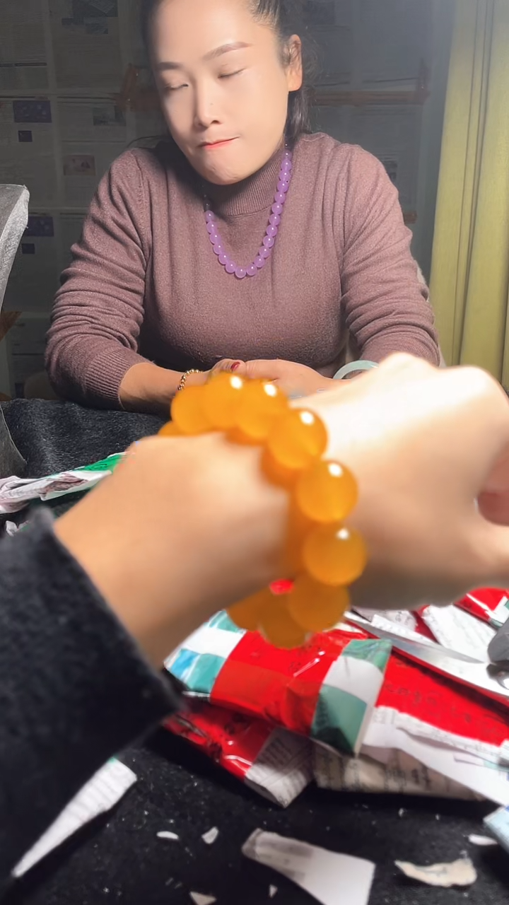 猛子收货满黄手串