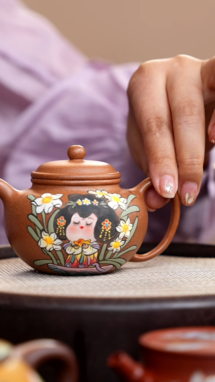 茶壶紫砂金砂段泥柿圆泥绘唐美人