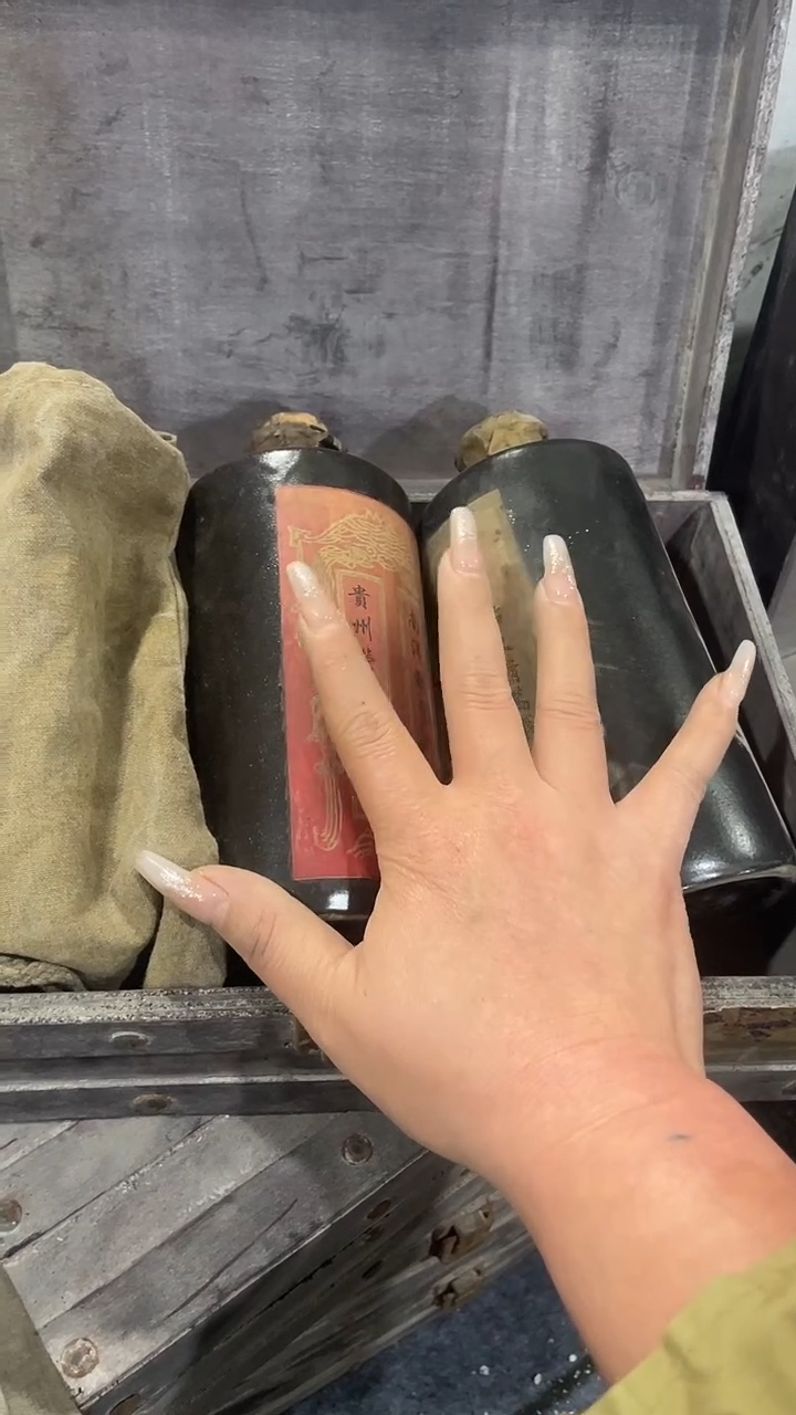 陶瓷所见即所得。摆件