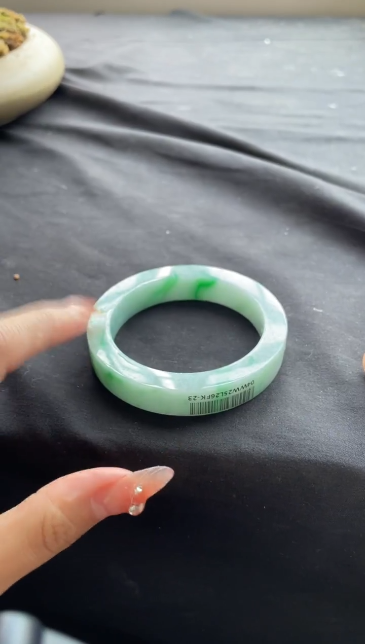 【闪购商品】定制翡翠手镯未镶嵌手镯DDH/发一件
