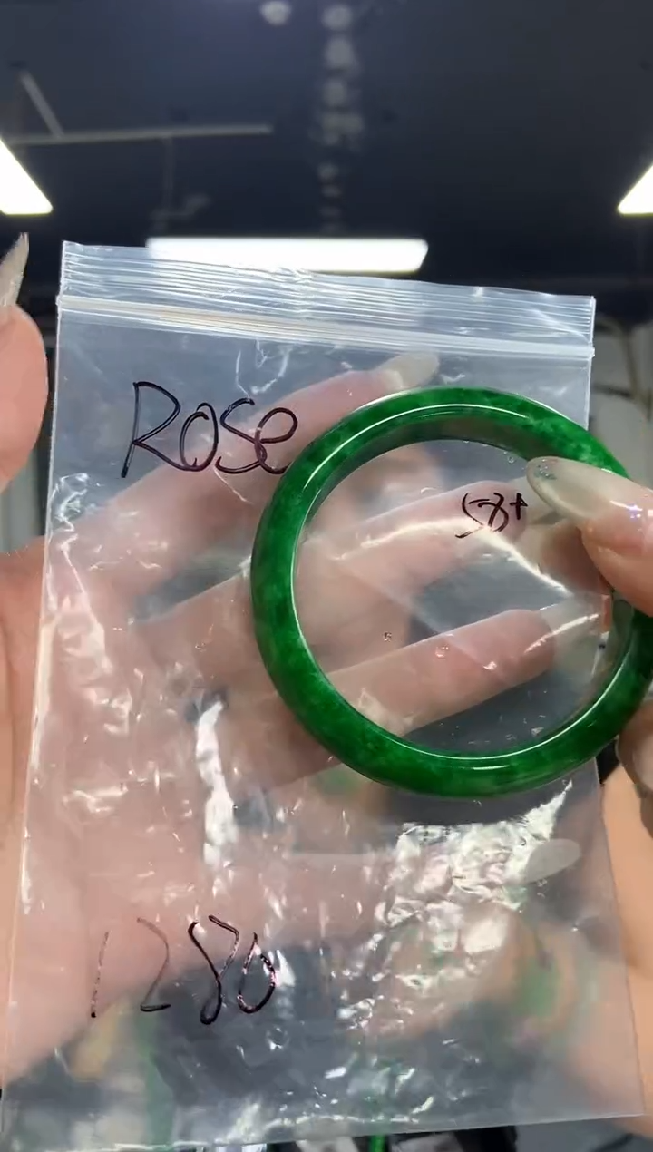 R**e闪购链接多样性发其一颜色微差