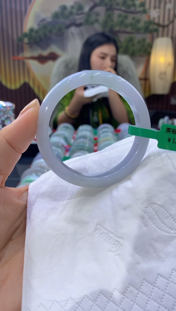 【闪购商品】翡翠手镯未镶嵌多人00543