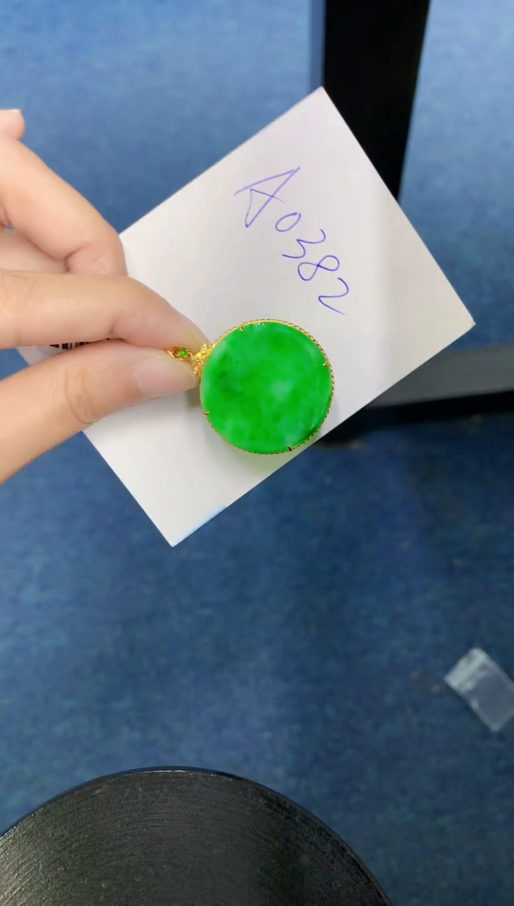 【闪购商品】翡翠颈饰18K金镶嵌000000000