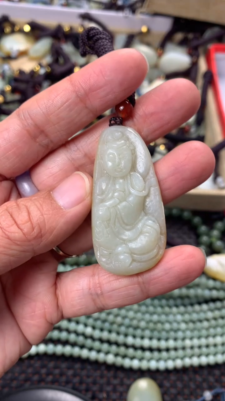 【闪购商品】和田玉颈饰未镶嵌多样性发货没有证书拍一发一有瑕