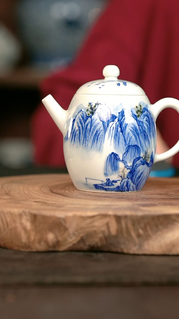 手绘手绘高温现代瓷 气  山水 龙蛋壶130c