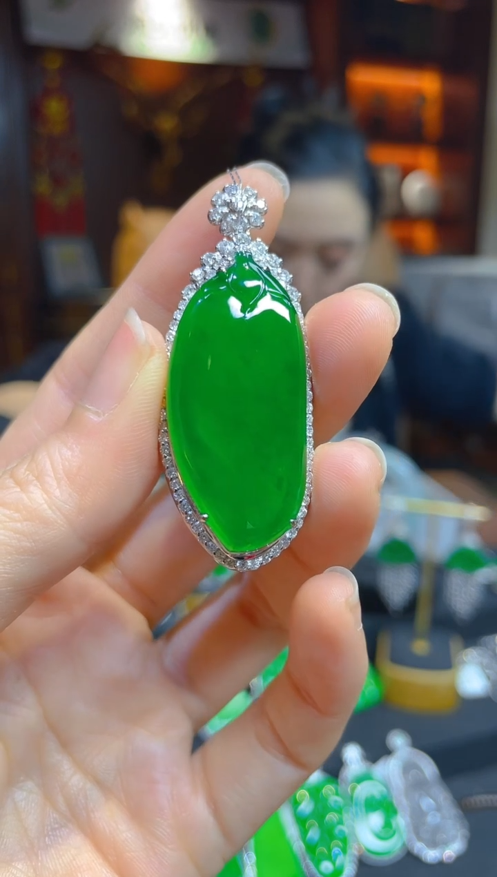 【闪购商品】翡翠颈饰18K金镶嵌114880（分两单）福瓜总5.5w