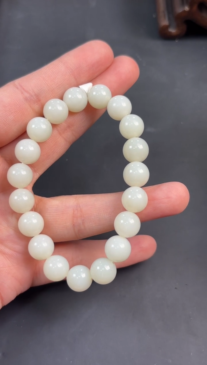 手串未镶嵌和田玉且末微色差米达卡10手串