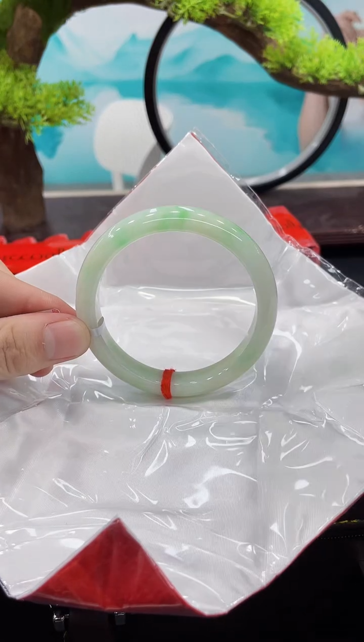 【闪购商品】翡翠手镯未镶嵌手镯