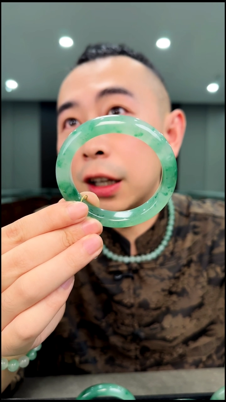 未镶嵌手镯石英质玉一**亿57