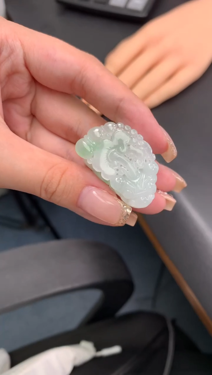 翡翠18K金镶嵌颈饰模式推广期48小时鉴赏期