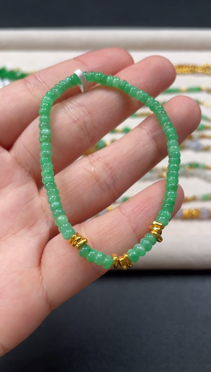 足金镶嵌手串翡翠一条   P543