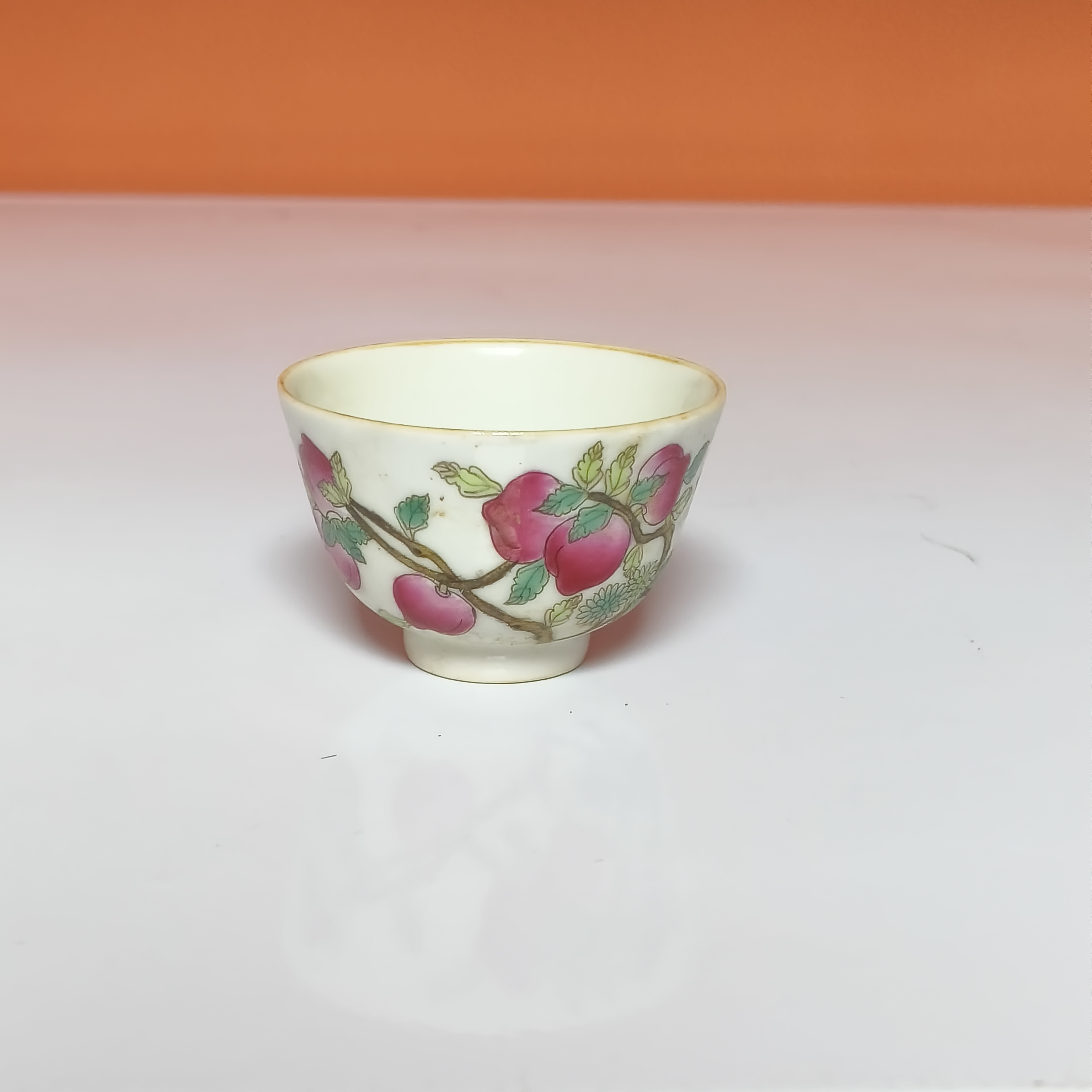 2106清晚期 粉彩九桃纹品茗杯