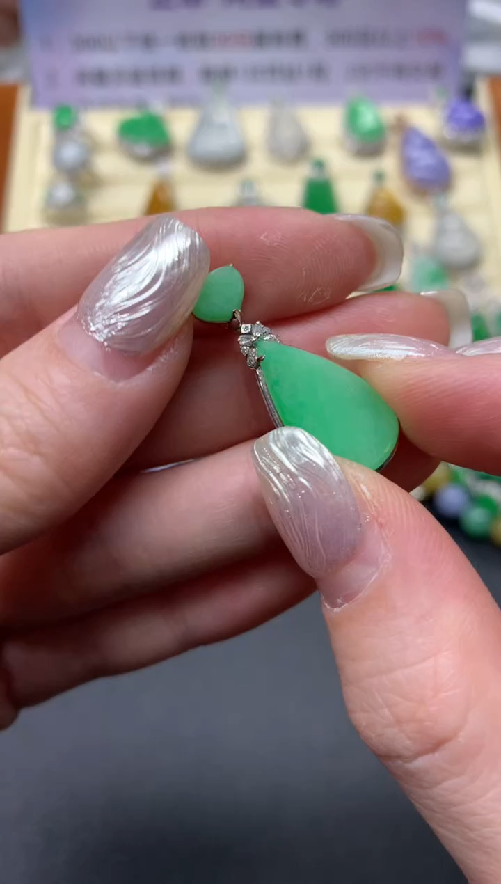 【闪购商品】翡翠吊坠(不含链)18K金镶嵌吊坠|2700+270