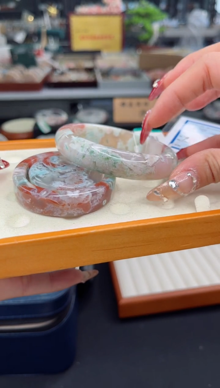 【闪购商品】石英质玉手镯未镶嵌58圈口（赠品镯心）2S9014