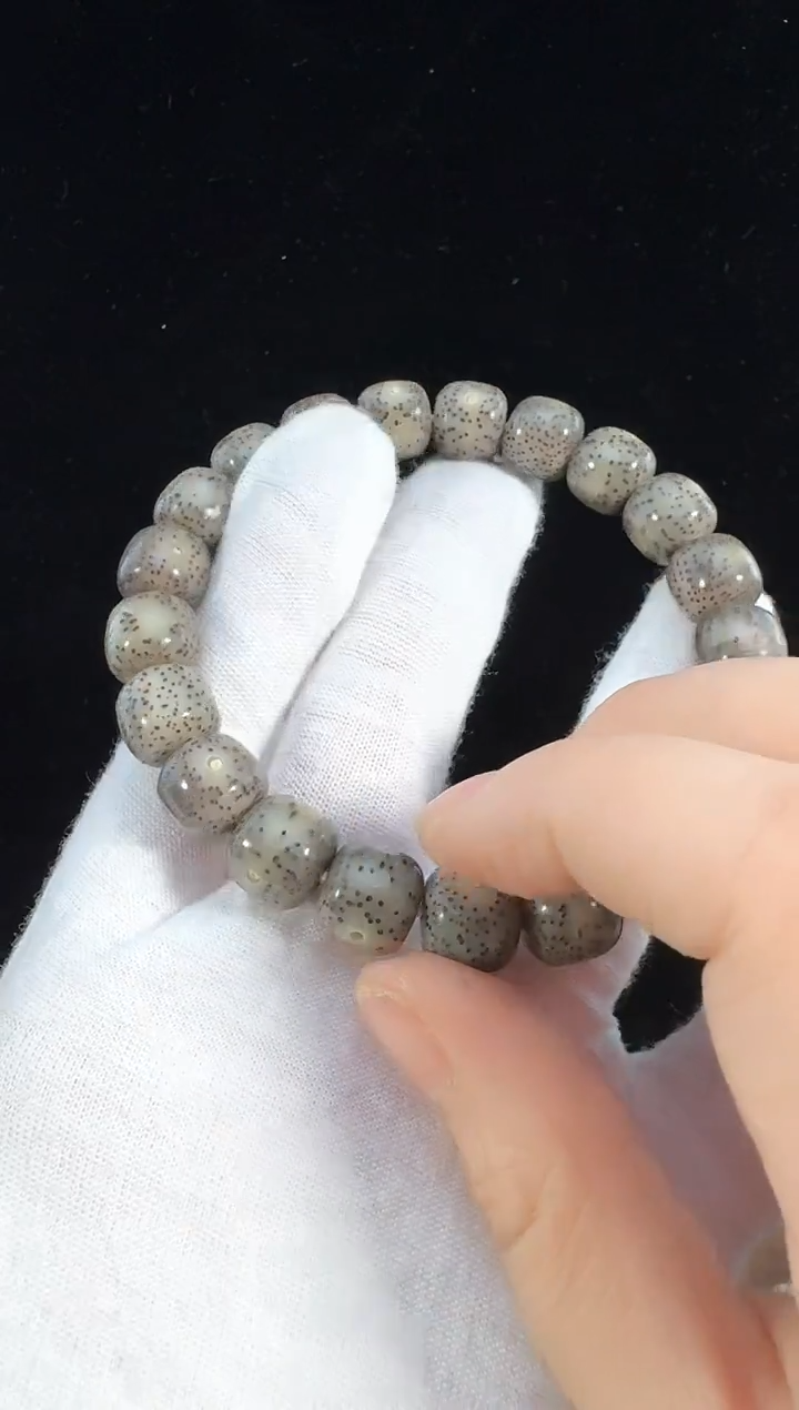 手串星月菩提黑冰11*10M10-01