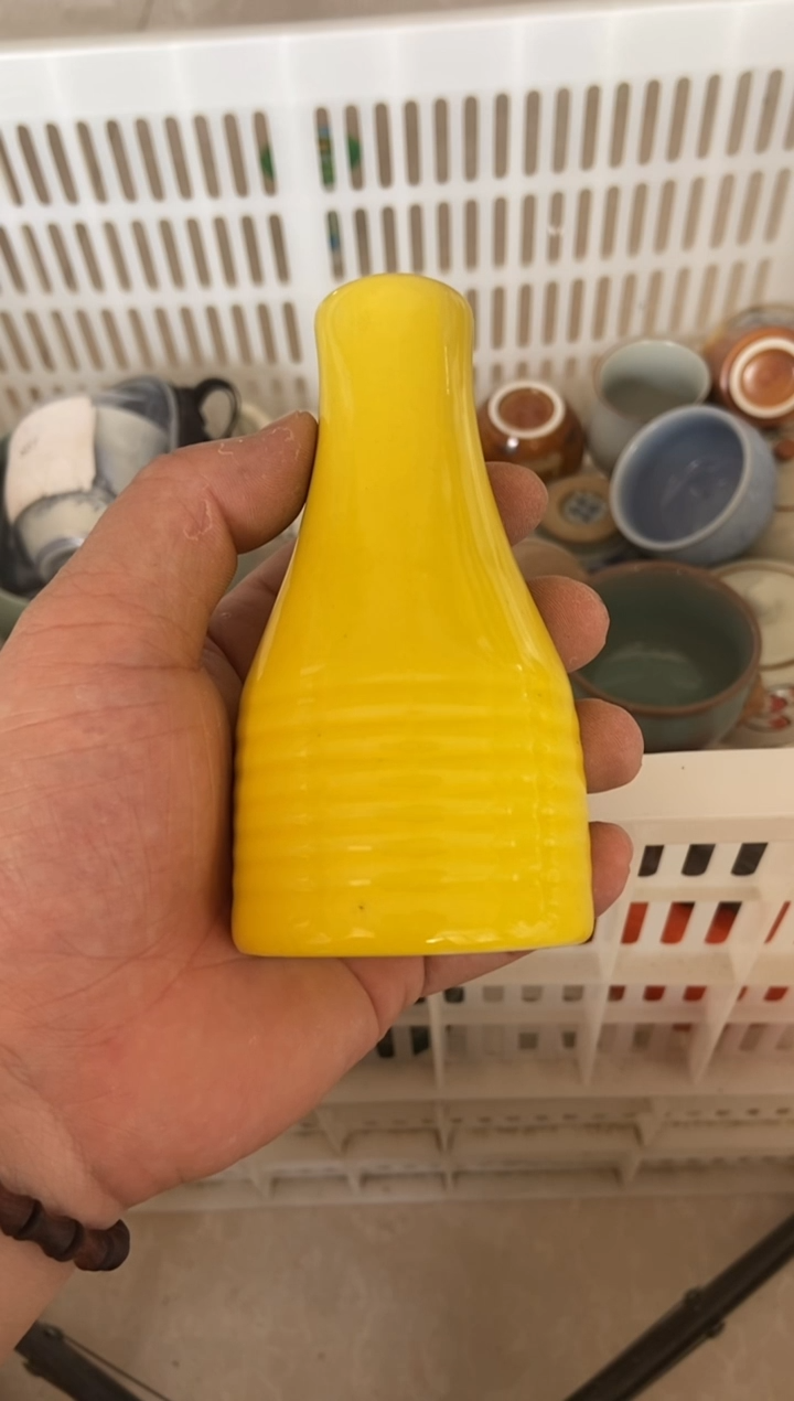 摄影的产品有使用过的痕迹有点脏介意勿拍