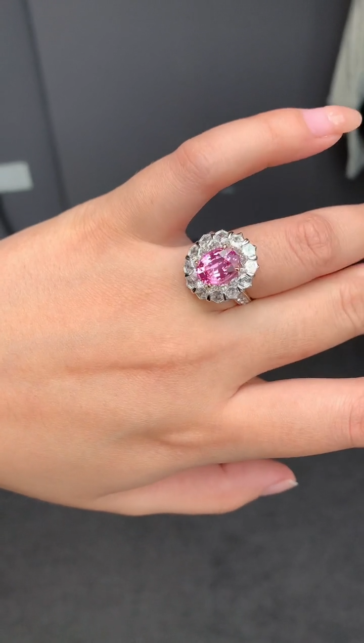 【闪购商品】尖晶石戒指18K金镶嵌3ct尖晶石