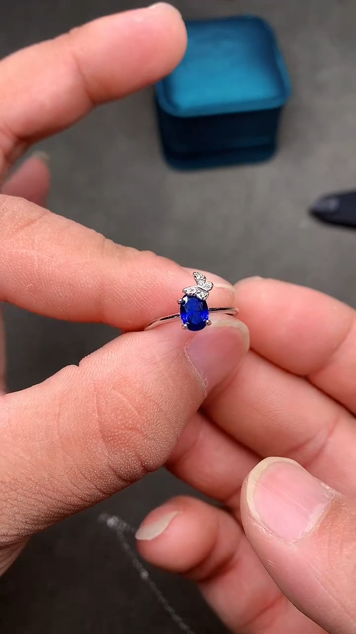 【闪购商品】蓝宝石戒指银S925镶嵌....