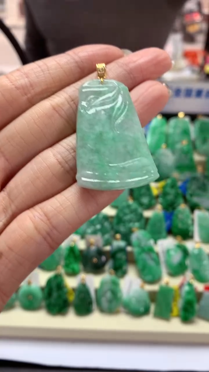 【闪购商品】翡翠吊坠(不含链)18K金镶嵌挂件