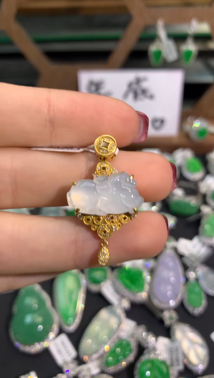【闪购商品】翡翠吊坠(不含链)18K金镶嵌吊坠