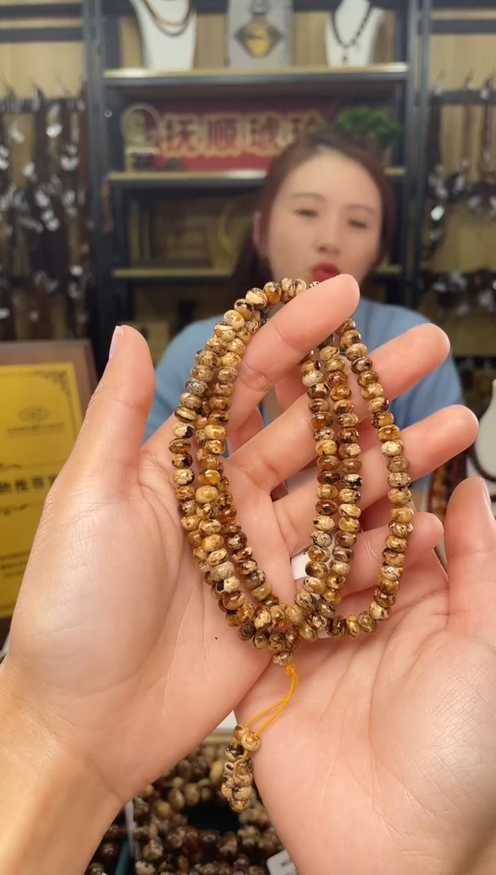 【闪购商品】琥珀裸石未镶嵌6+干白花项链