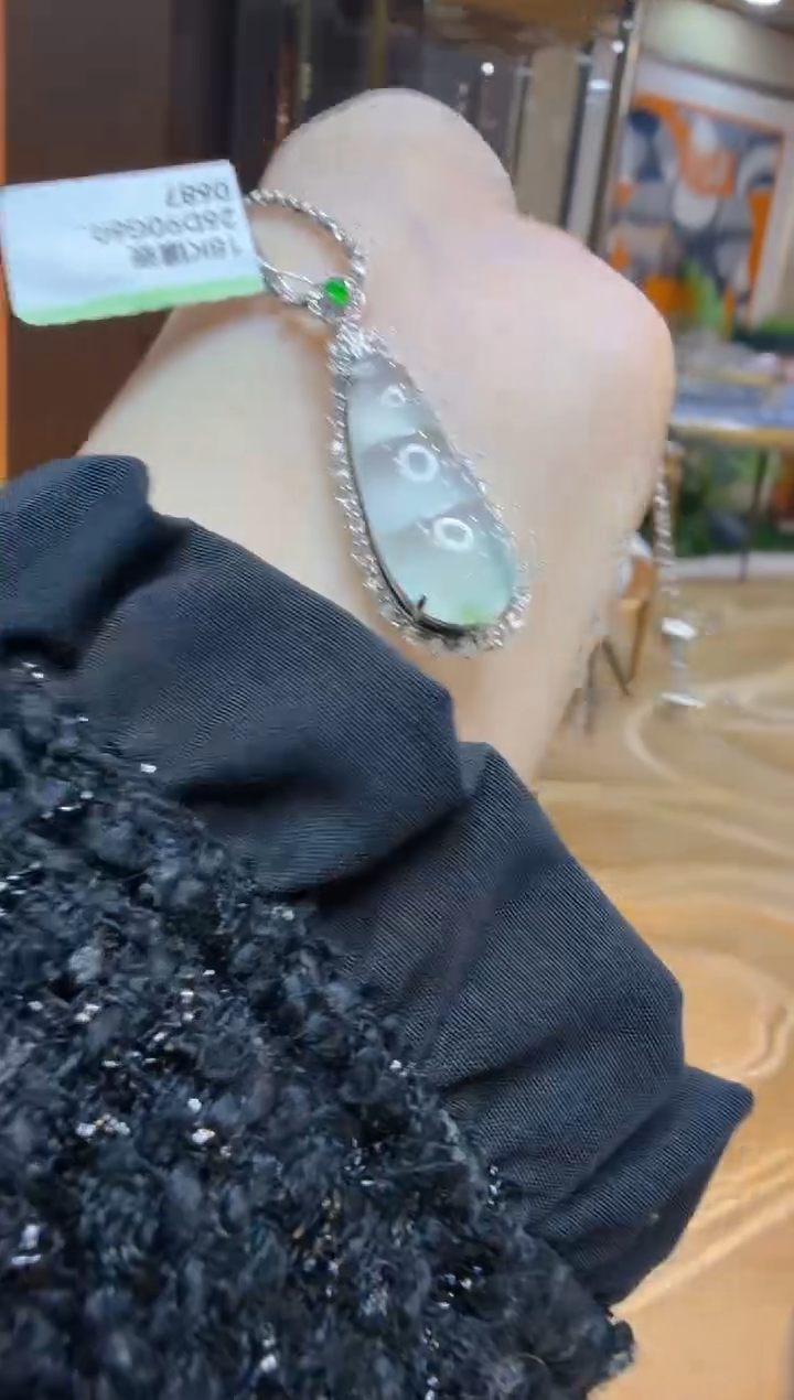 吊坠(不含链)18K金镶嵌翡翠多样性团购发一件