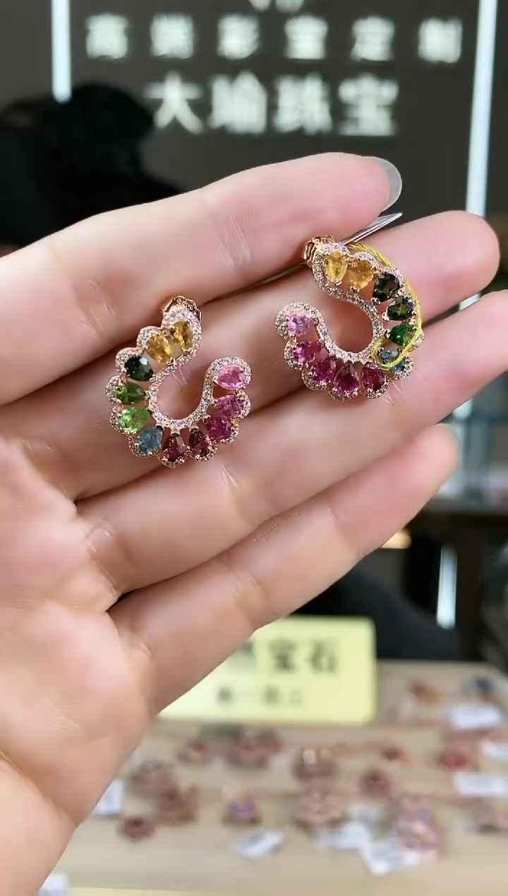 【闪购商品】碧玺耳饰银S925镶嵌耳饰