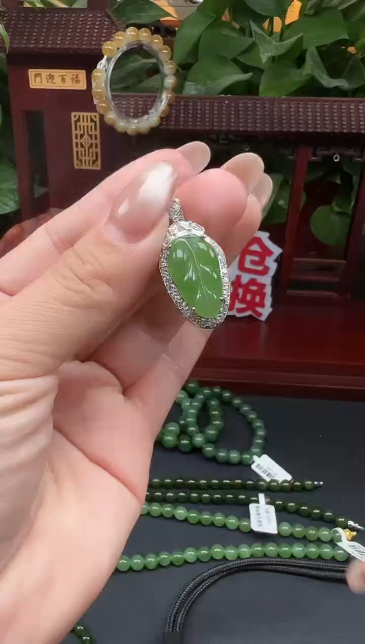 颈饰银S925镶嵌和田玉xa28吊坠多样性发其一
