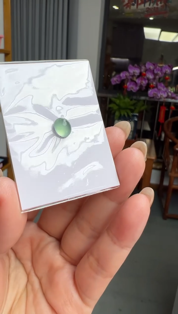 【闪购商品】定制翡翠未镶嵌8*6.4*4.6蛋面